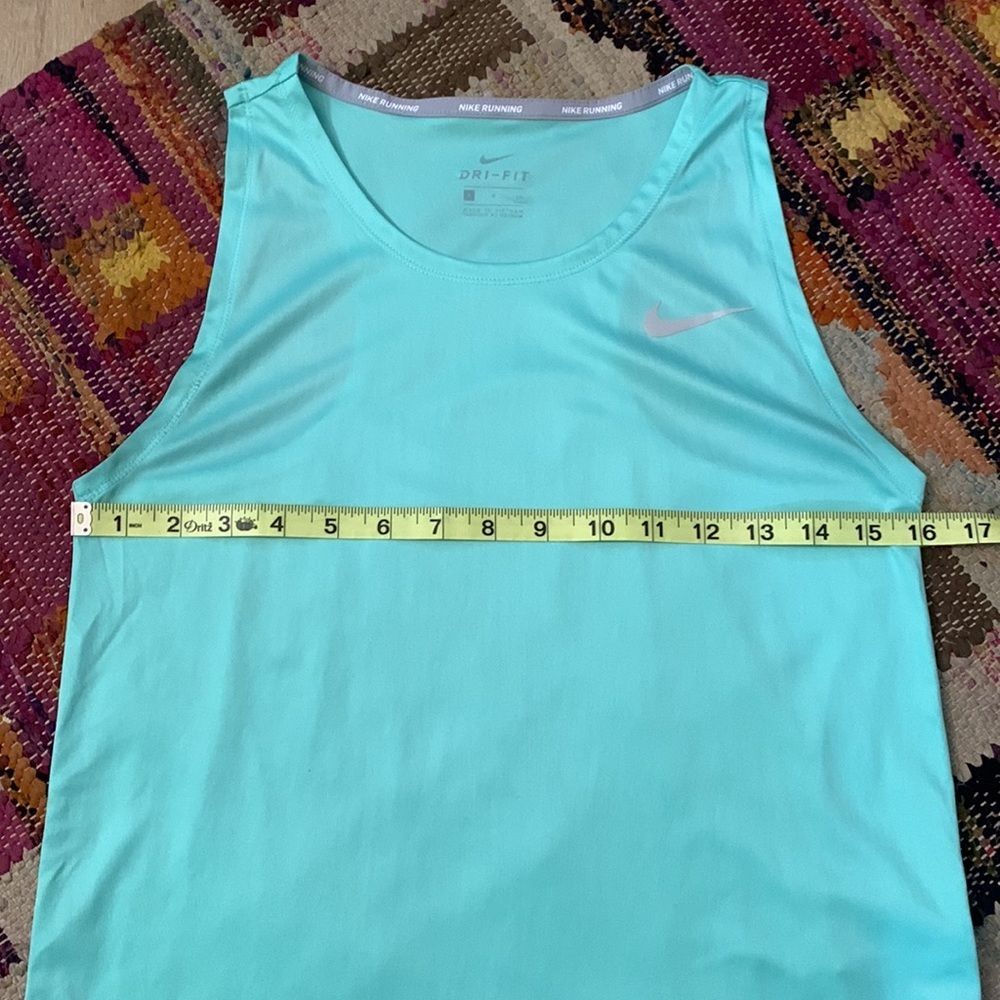 Nike Essential Running Tank - Picture 5 of 7